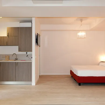 Ξενοδοχείο με διαμερίσματα Residence Lenno 2*