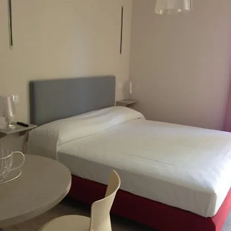 Residence Lenno Ξενοδοχείο με διαμερίσματα 2*