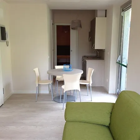 Ξενοδοχείο με διαμερίσματα Residence Lenno