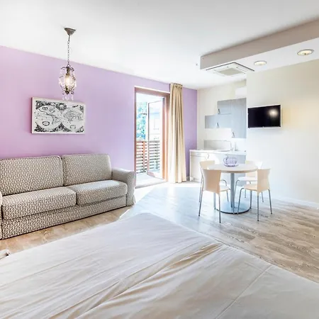 Residence Lenno מלון דירות